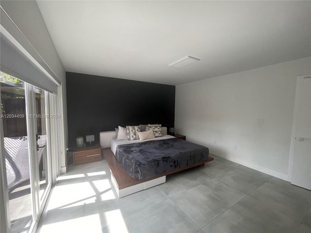 5733 NW 100th Court, Doral, FL 33178