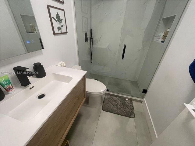 5733 NW 100th Court, Doral, FL 33178