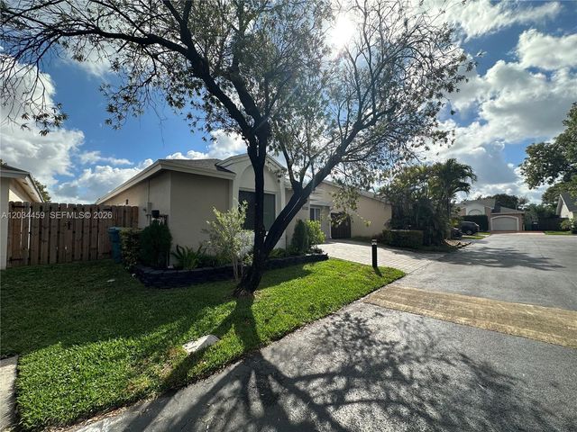 5733 NW 100th Court, Doral, FL 33178