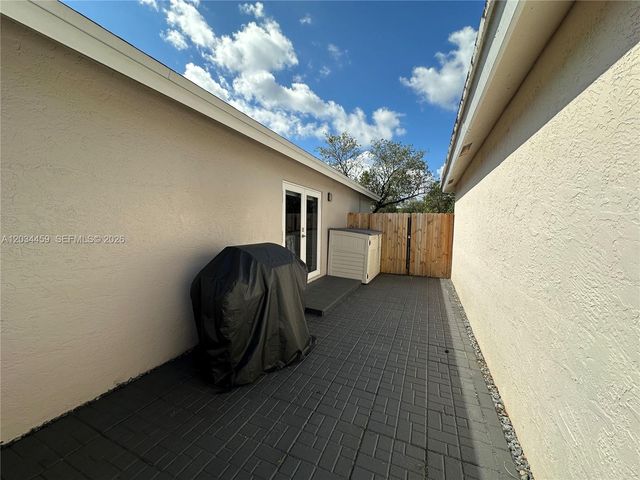 5733 NW 100th Court, Doral, FL 33178