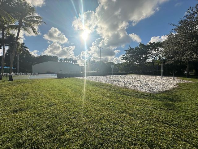 5733 NW 100th Court, Doral, FL 33178