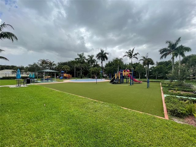 5733 NW 100th Court, Doral, FL 33178