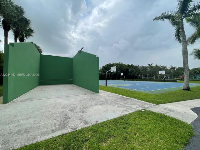 5733 NW 100th Court, Doral, FL 33178