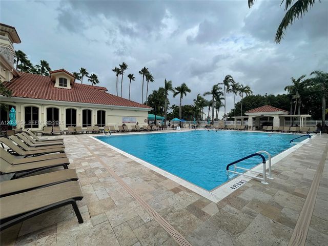 5733 NW 100th Court, Doral, FL 33178
