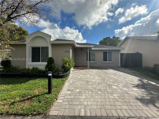 5733 NW 100th Court, Doral, FL 33178