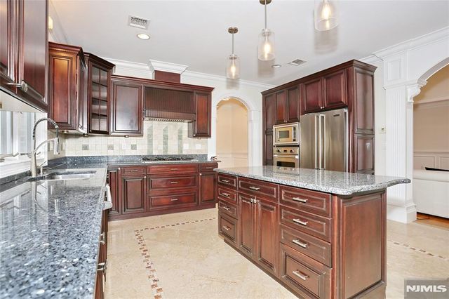 65 Ross Avenue, Demarest, NJ 07627