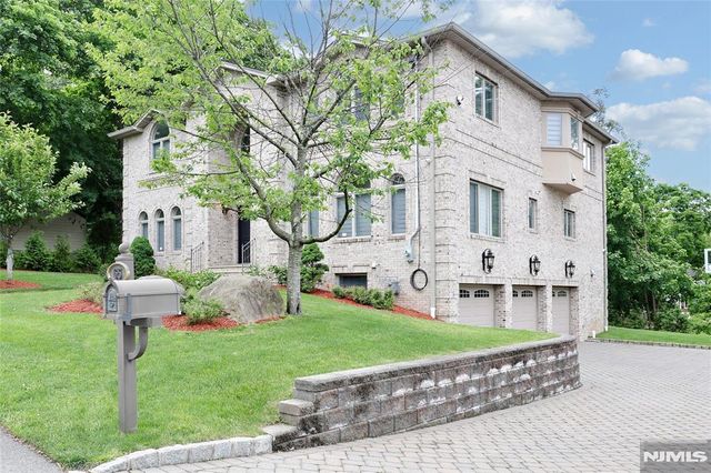 65 Ross Avenue, Demarest, NJ 07627