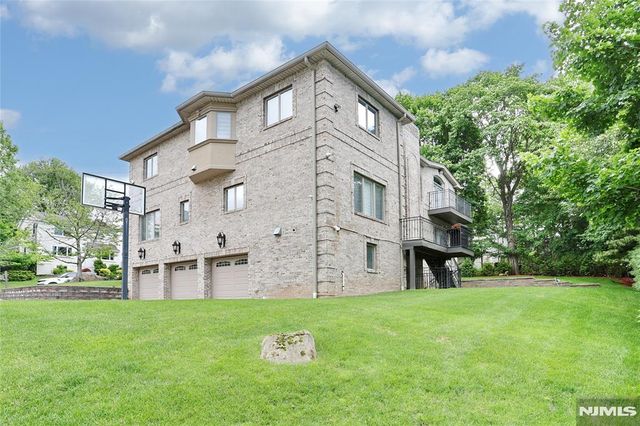 65 Ross Avenue, Demarest, NJ 07627