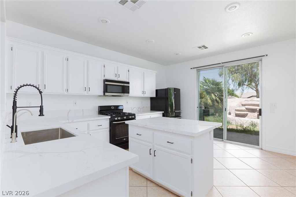 8212 Calico Wind Street, Las Vegas, NV 89131 — photo 5