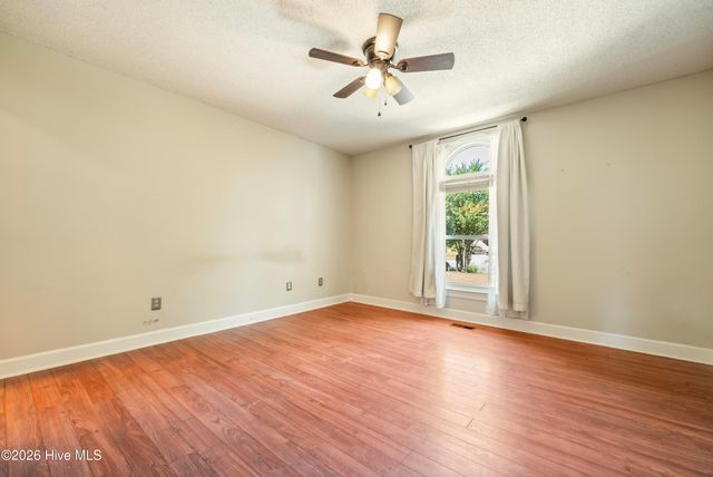 112 Galahad Drive, Greenville, NC 27858