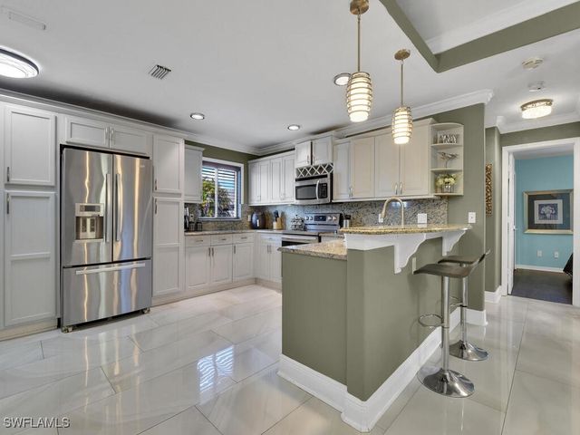 834 Santa Barbara BLVD, Cape Coral, FL 33991