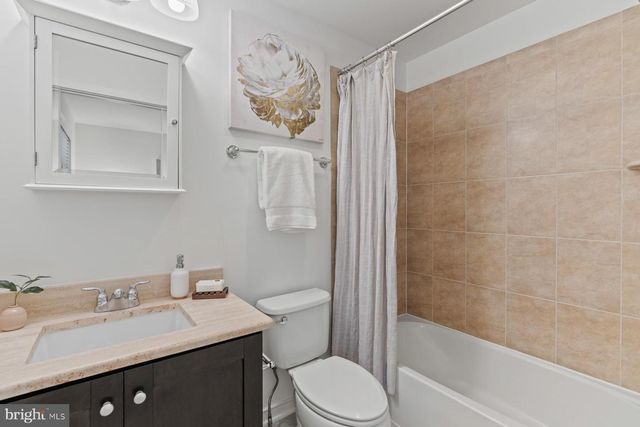 1022 3RD PL SE, Washington, DC 20003