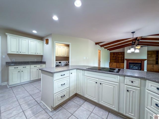 1517 Gleneagles, Paducah, KY 42001
