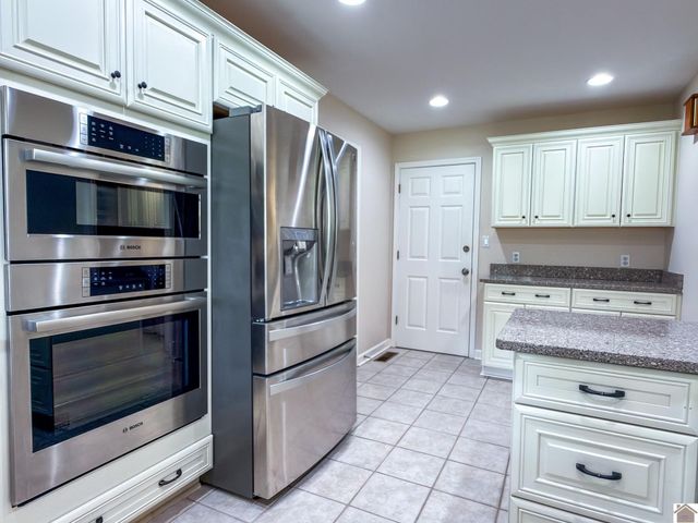 1517 Gleneagles, Paducah, KY 42001