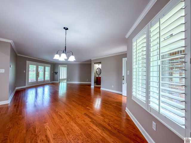 1517 Gleneagles, Paducah, KY 42001