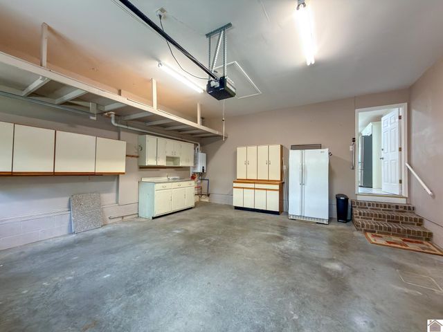 1517 Gleneagles, Paducah, KY 42001