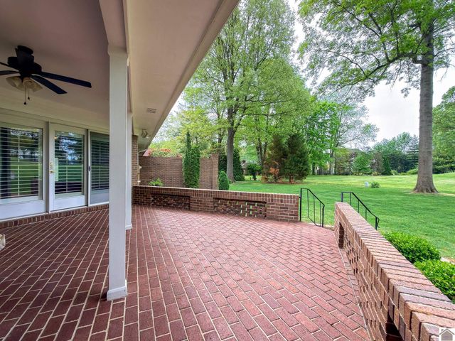 1517 Gleneagles, Paducah, KY 42001