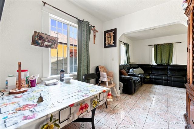 238 W 90th, Los Angeles, CA 90003