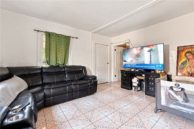 238 W 90th, Los Angeles, CA 90003