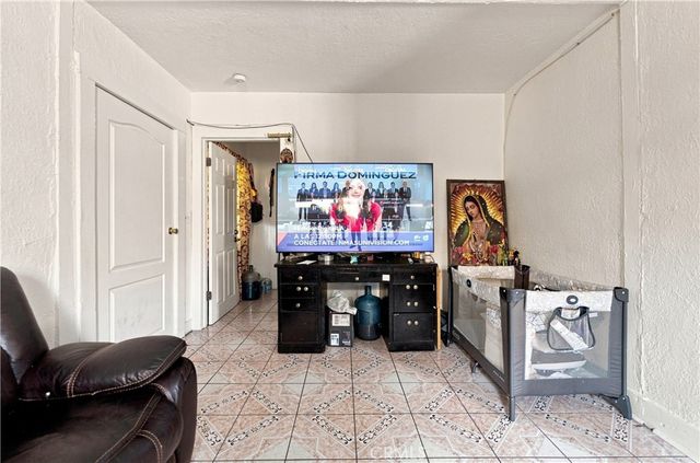 238 W 90th, Los Angeles, CA 90003