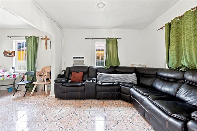 238 W 90th, Los Angeles, CA 90003