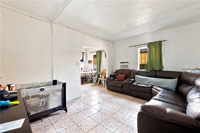 238 W 90th, Los Angeles, CA 90003