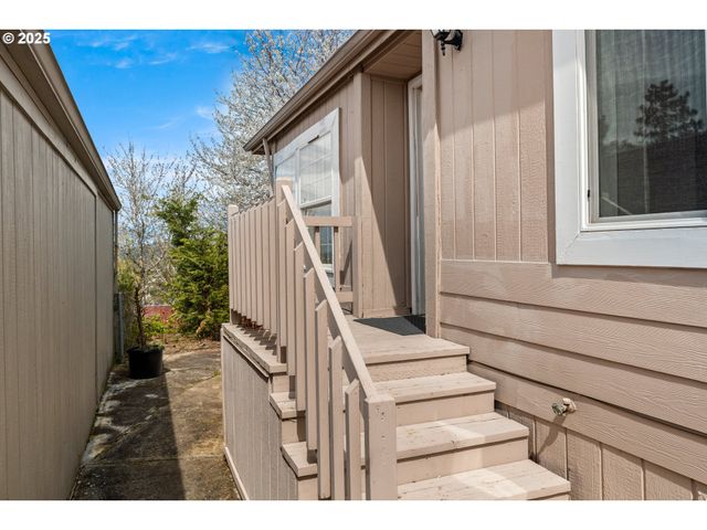 735 Sw SUNSET Way, Troutdale, OR 97060