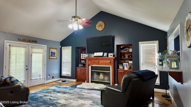 116 Waverly Dr, Bardstown, KY 40004