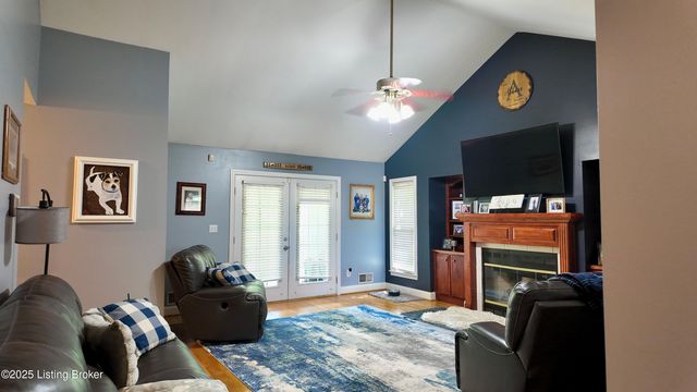 116 Waverly Dr, Bardstown, KY 40004