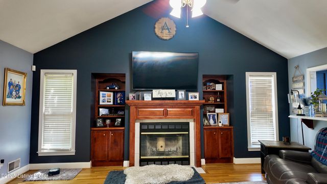 116 Waverly Dr, Bardstown, KY 40004