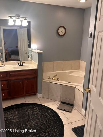 116 Waverly Dr, Bardstown, KY 40004