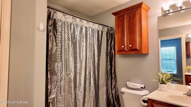 116 Waverly Dr, Bardstown, KY 40004