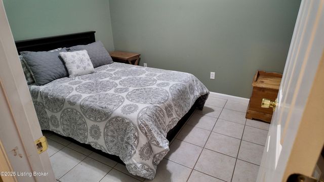 116 Waverly Dr, Bardstown, KY 40004