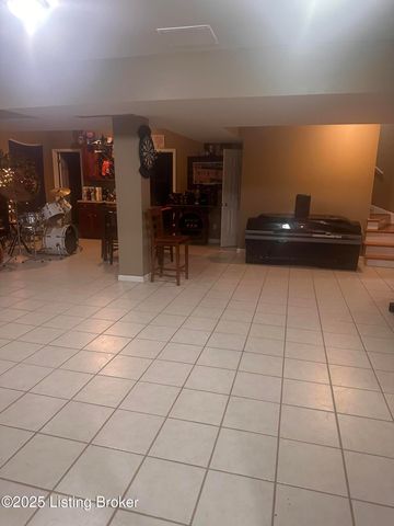 116 Waverly Dr, Bardstown, KY 40004