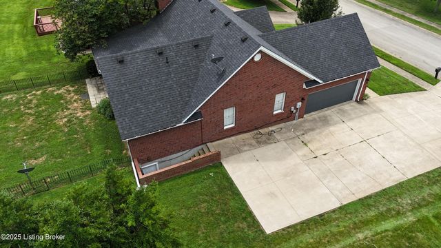 116 Waverly Dr, Bardstown, KY 40004