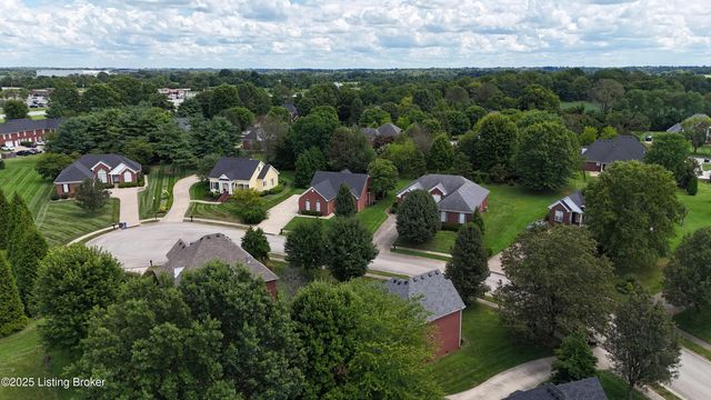 116 Waverly Dr, Bardstown, KY 40004