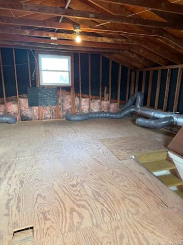 5431 Expressway Drive N, Holtsville, NY 11742