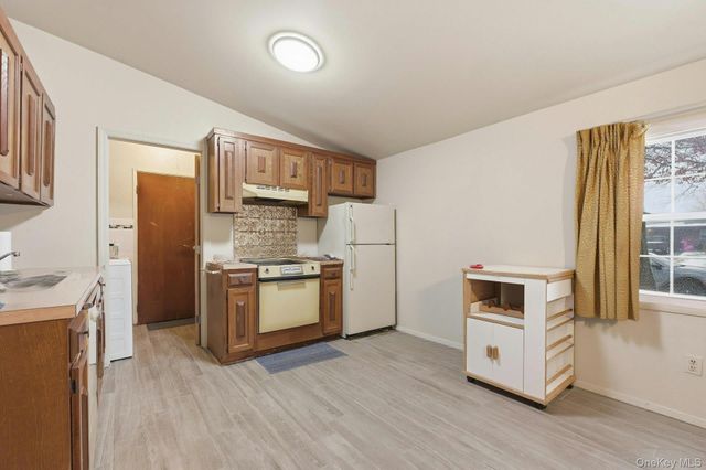 5431 Expressway Drive N, Holtsville, NY 11742