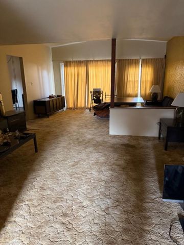 5431 Expressway Drive N, Holtsville, NY 11742