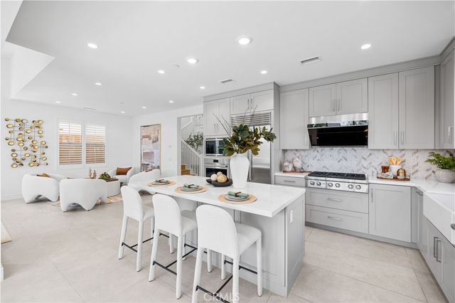 106 Albero, Irvine, CA 92602