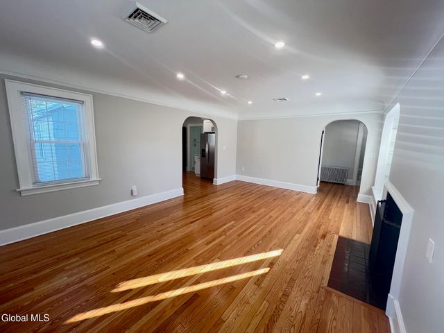 1971 Nott Street, Niskayuna, NY 12309