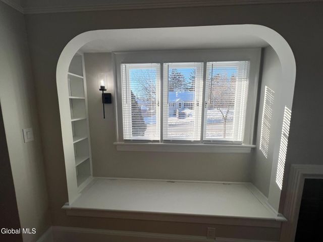 1971 Nott Street, Niskayuna, NY 12309