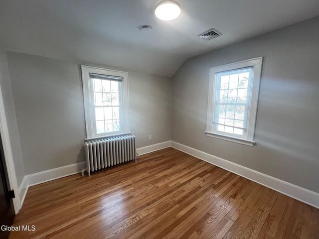 1971 Nott Street, Niskayuna, NY 12309