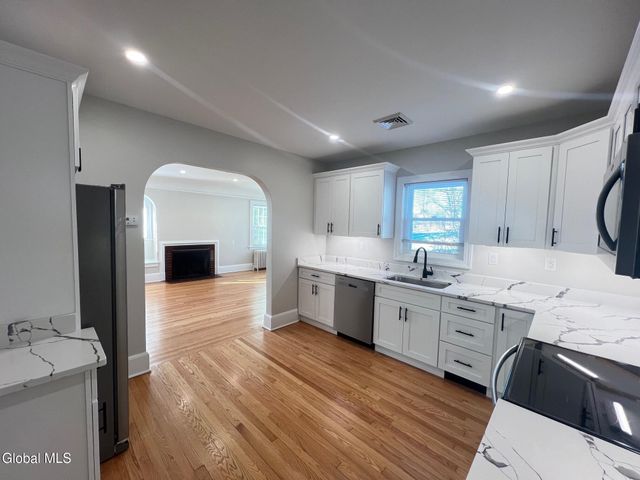 1971 Nott Street, Niskayuna, NY 12309