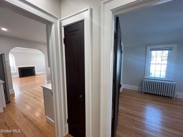 1971 Nott Street, Niskayuna, NY 12309