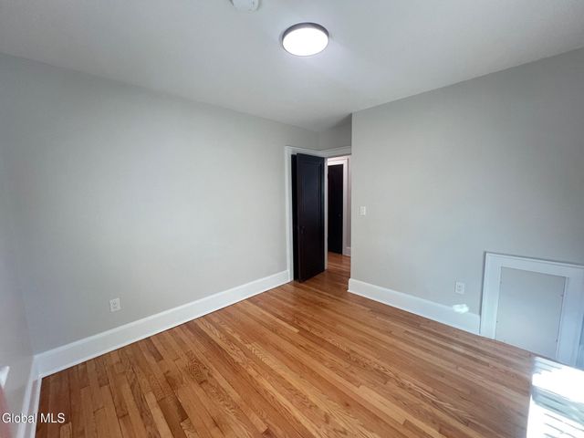 1971 Nott Street, Niskayuna, NY 12309