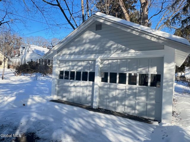 1971 Nott Street, Niskayuna, NY 12309