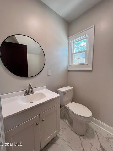 1971 Nott Street, Niskayuna, NY 12309