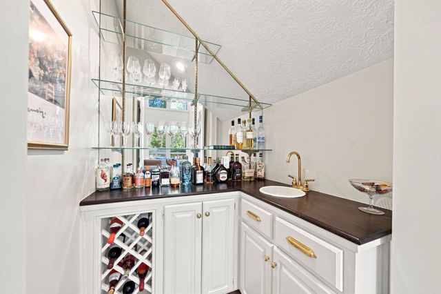 23 S Brokenfern Drive Drive, The Woodlands, TX 77380