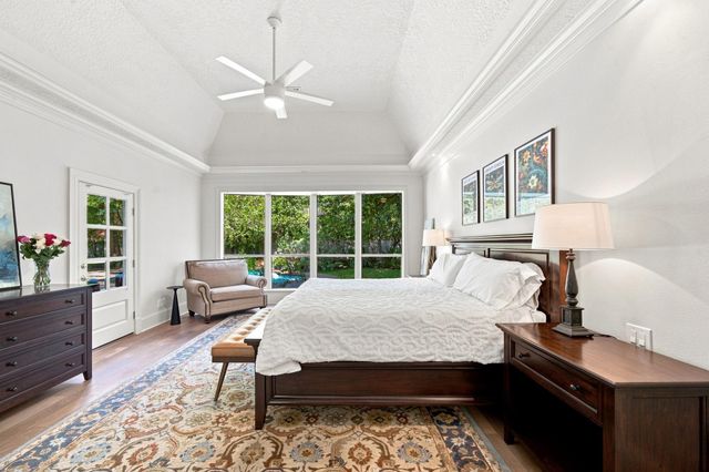 23 S Brokenfern Drive Drive, The Woodlands, TX 77380